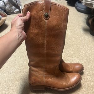 Women’s Frye boots 8M honey color